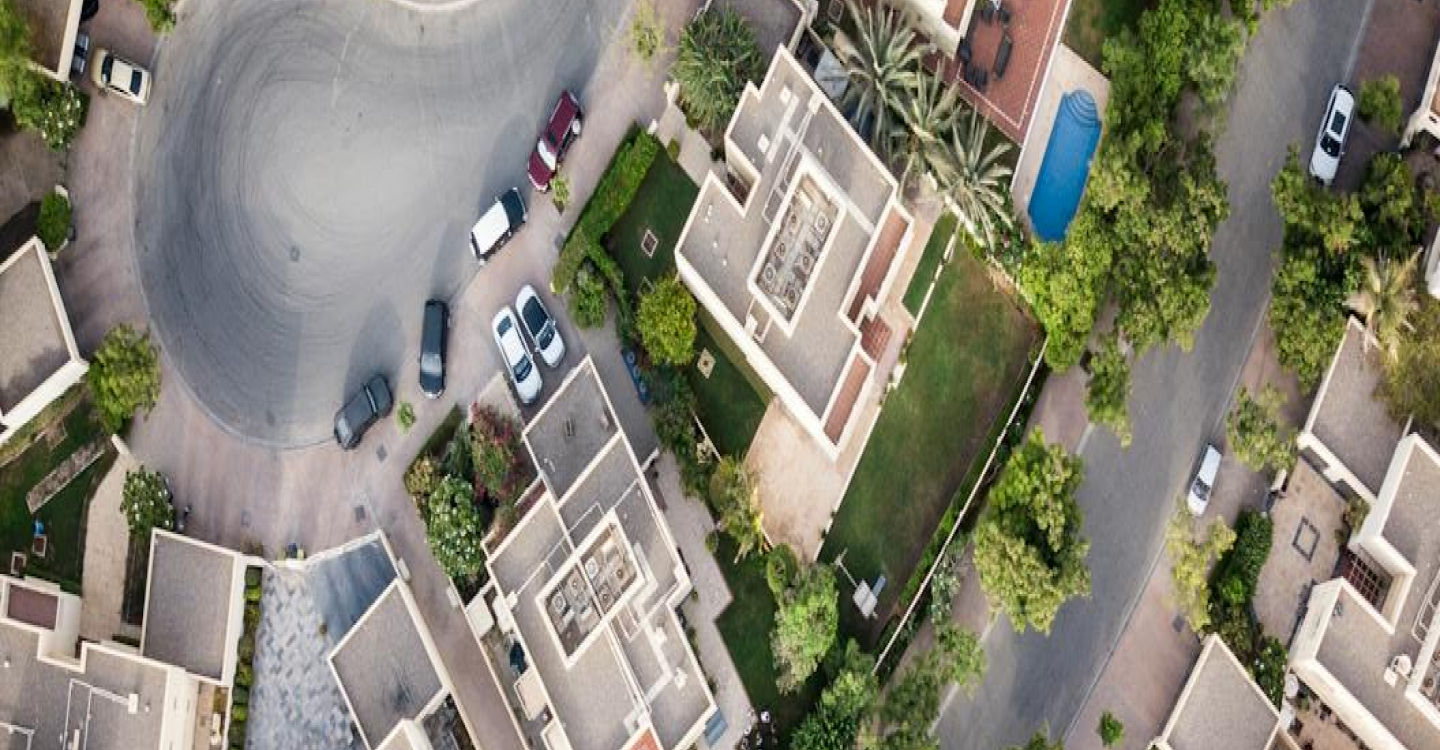Imagem vista de cima de um condomínio